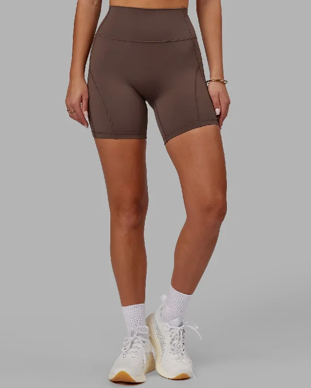 Bend Mid-Length Short - Peppercorn