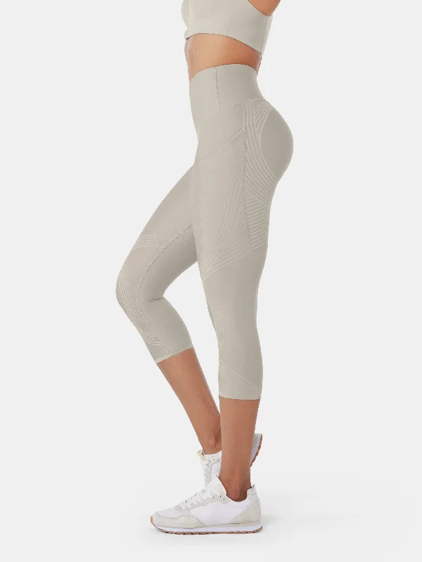 body-sculpt-side-pocket-capri-leggings