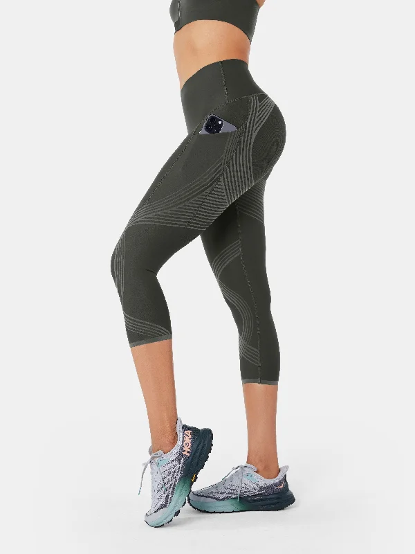 body-sculpt-side-pocket-capri-leggings