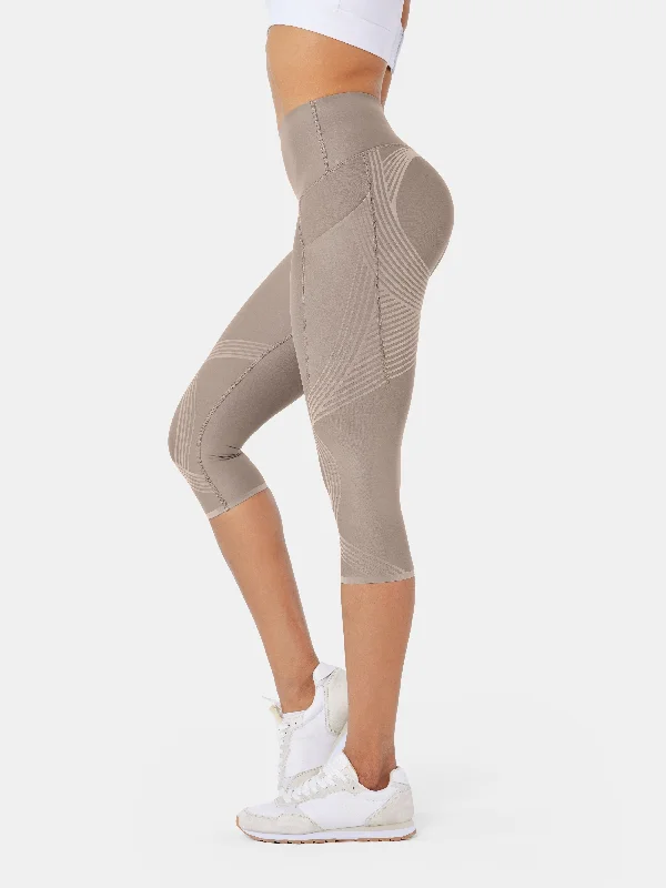 body-sculpt-side-pocket-capri-leggings