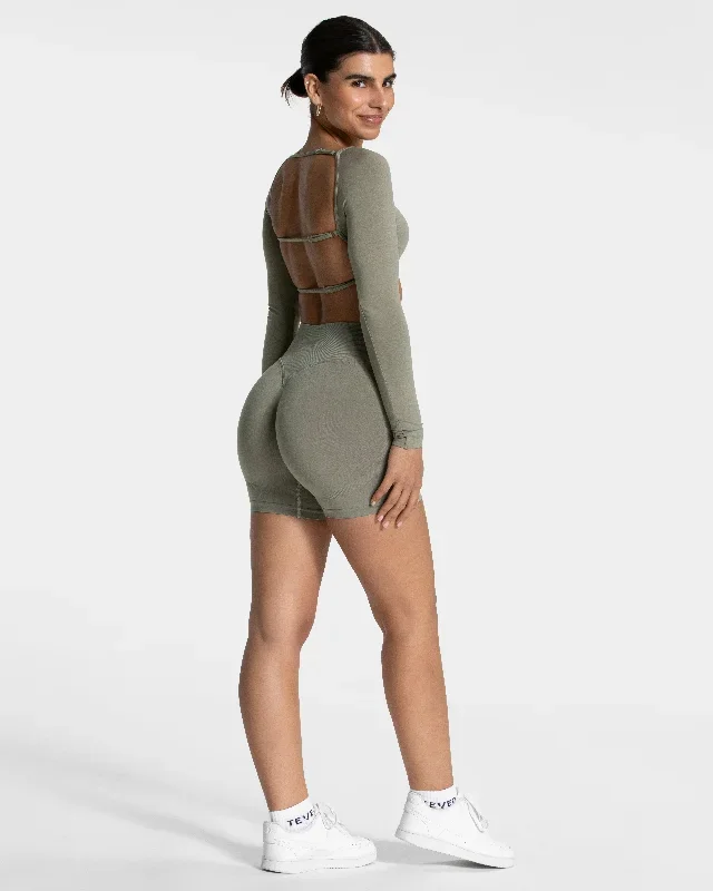 femme-sculpt-scrunch-short-khaki