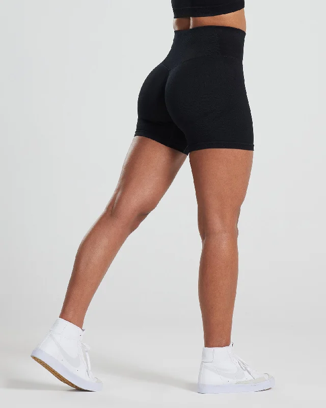 motion-seamless-shorts-black