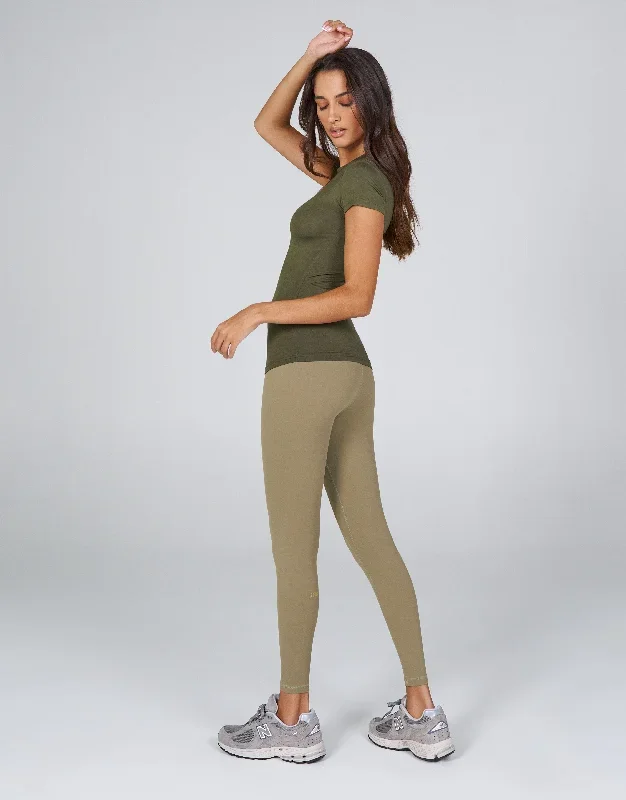 stax-aw-womens-tee-oryx-olive