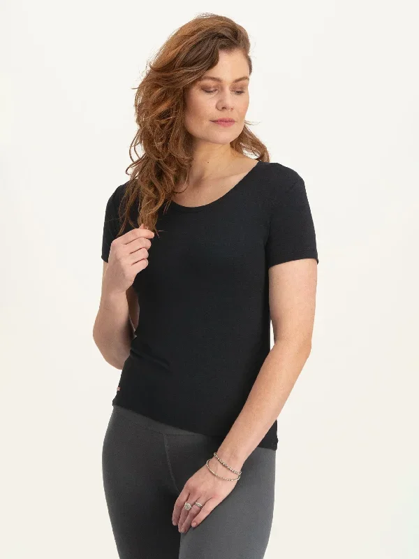 urban-goddess-luna-tee-urban-black